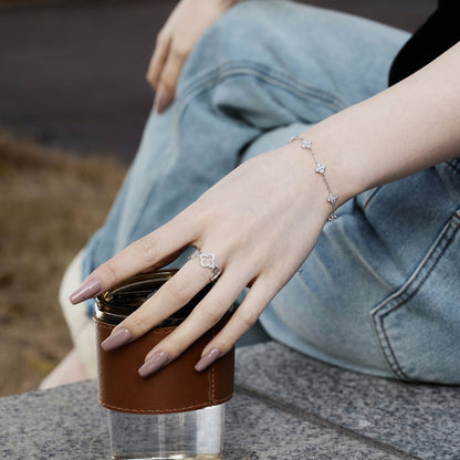 [Amore Jewelry]Four-Leaf Clover Hollow Butterfly Bracelet