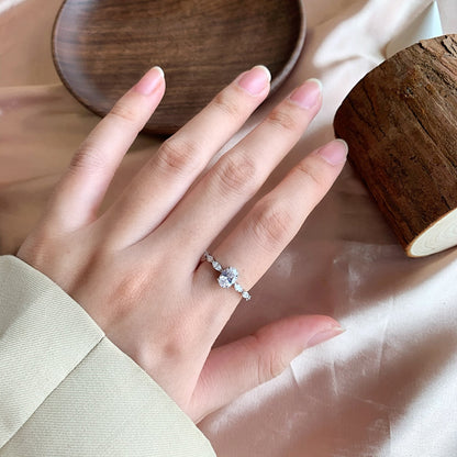 [Amore Jewelry]0.75 Carat Luxurious Vibrant Elongated Cushion Cut Daily Ring