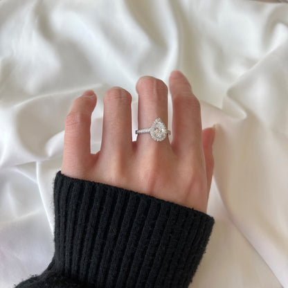 [Amore Jewelry]1.0 Carat Luxurious Resplendent Water Drop Shape Wedding Ring