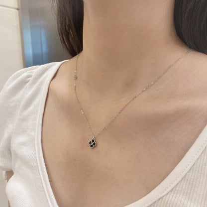 [Amore Jewelry]Delicate Flower Shape Necklace