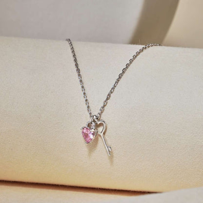 [Amore Jewelry]Unique Heart Shape Key Pendent Necklace