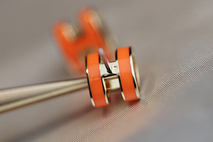 [Amore Jewelry]MINI POP H EARRINGS ORANGE