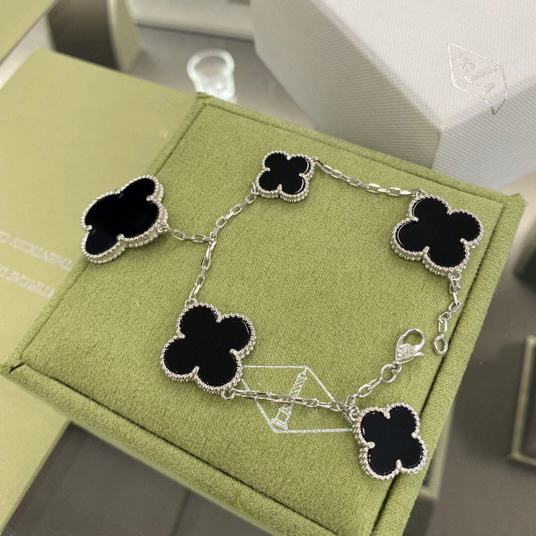 [Amore Jewelry]CLOVER 5 MOTIFS SIVLER ONYX BRACELET