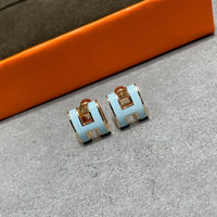[Amore Jewelry]POP H SKY BLUE STUD EARRINGS