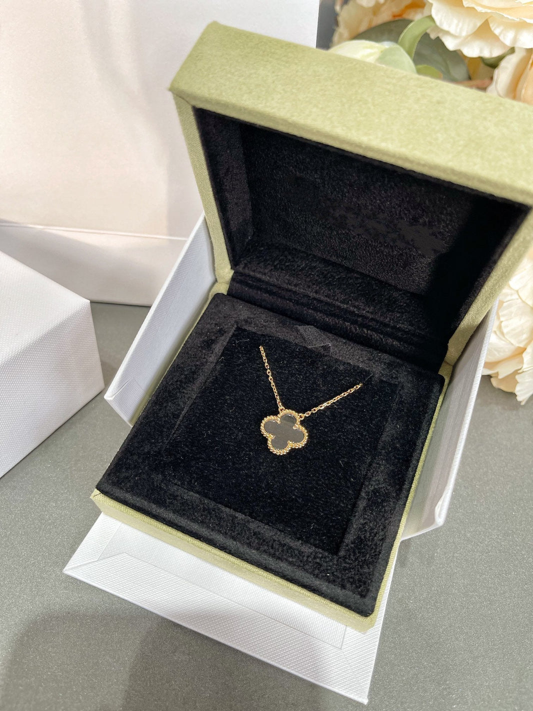 [Amore Jewelry]CLOVER ROCK CRYSTAL ROSE GOLD NECKLACE