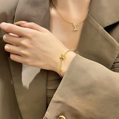 [Amore Jewelry]LOGO STAR MOTIF GOLD BRACELET